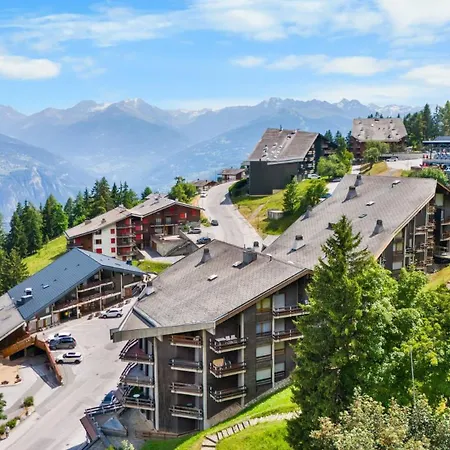 Emeraudes 611 Pres De La Telecabine A *