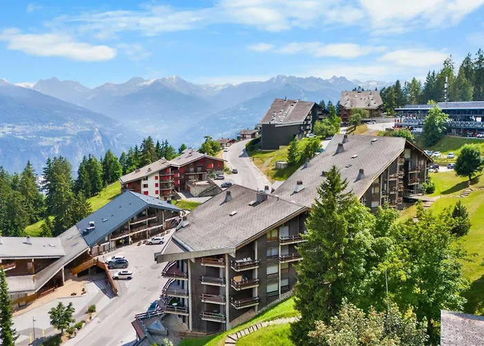 Emeraudes 611 Pres De La Telecabine A *